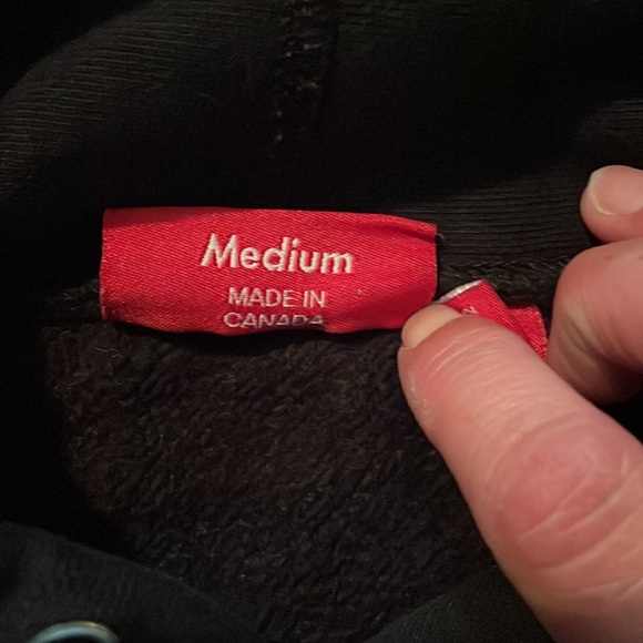 Black authentic Supreme hoodie - Picture 3 of 5